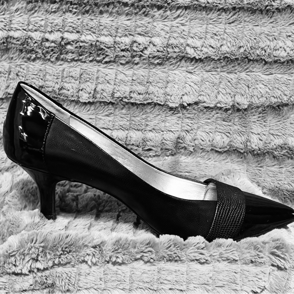 Anne Klein Finn Heels NEW in box